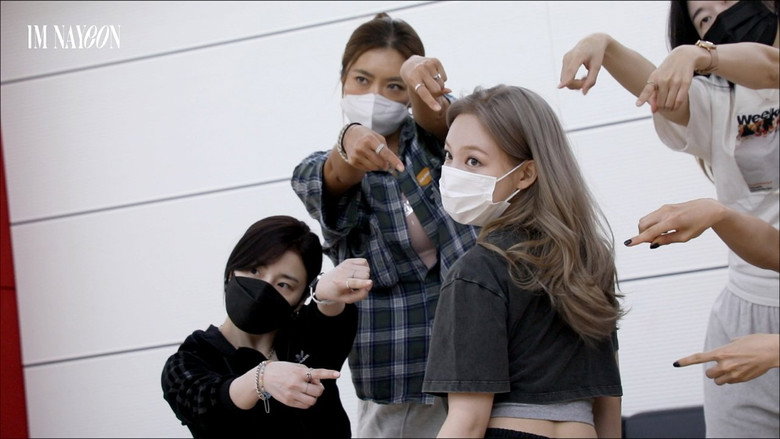 NAYEON “POP!” Dance Practice Behind the Scenes