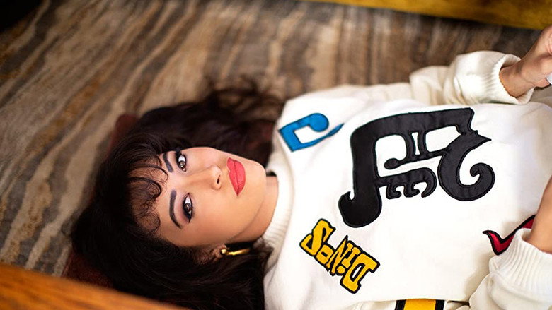 Selena: The Series backdrop 4