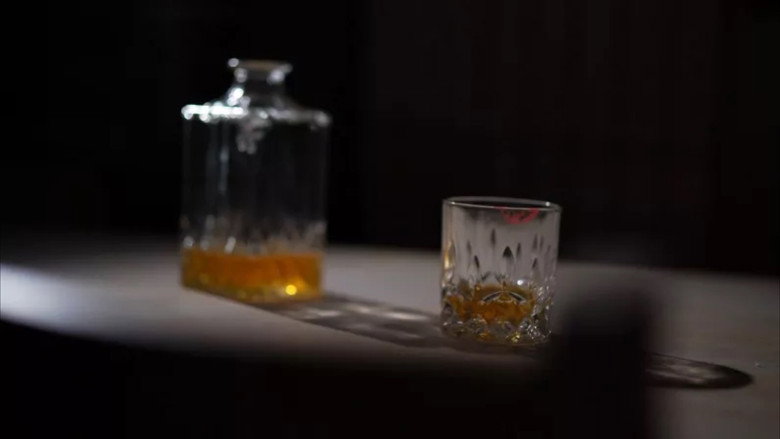 Alcool au féminin, elles brisent le tabou backdrop 7