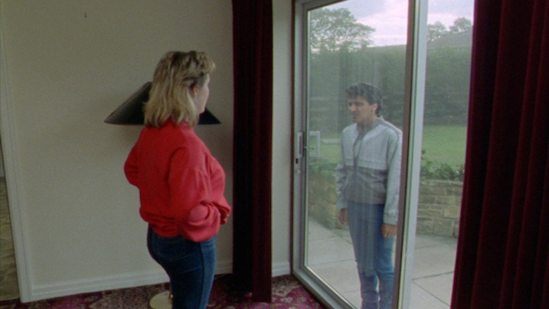 Rita, Sue and Bob Too backdrop 8