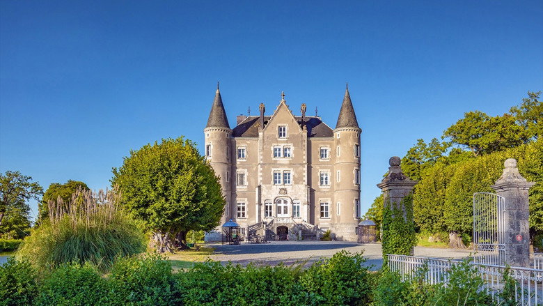 Escape to the Chateau backdrop 6
