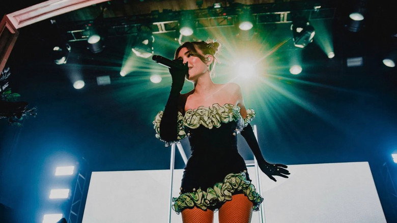 Madison Beer - The Life Support Tour Diaries backdrop 5