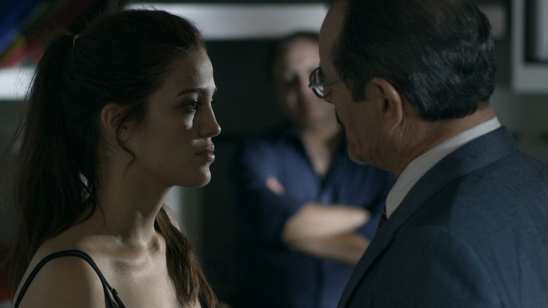 Julia Azar