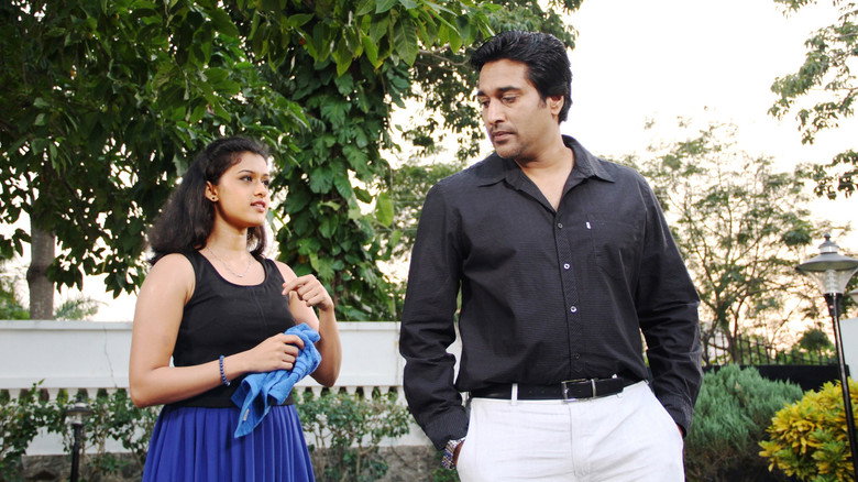 Oru Mugathirai backdrop 2
