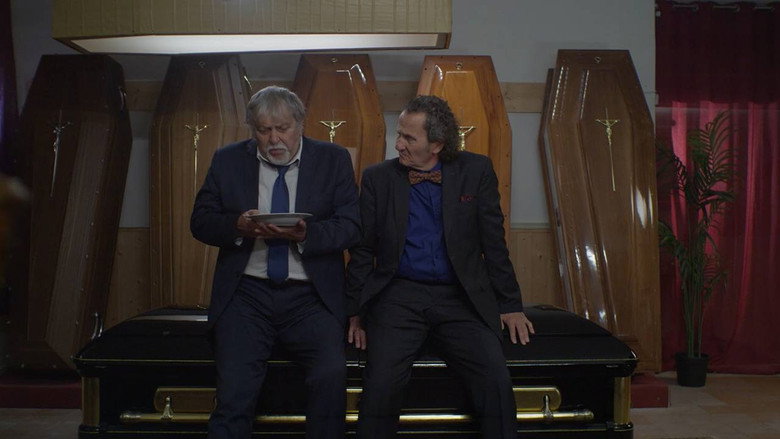 Due famiglie, un funerale backdrop 1