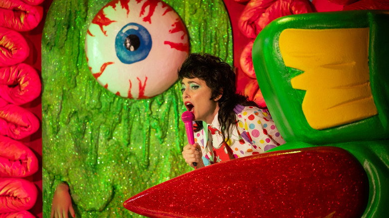 Sarah Squirm: Live + in the Flesh backdrop 2