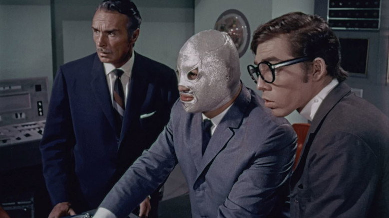Santo in the Treasure of Dracula backdrop 3