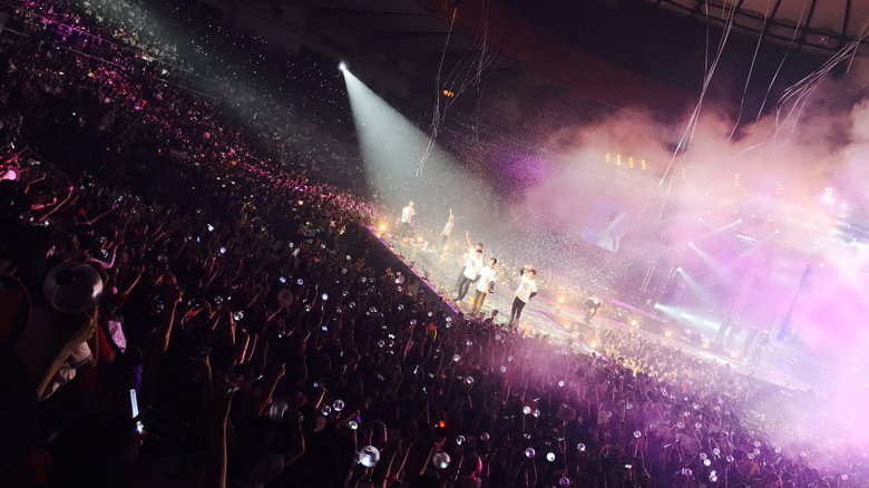 BTS 2016 Live The Most Beautiful Moment in Life On Stage: Epilogue Remastered backdrop 2