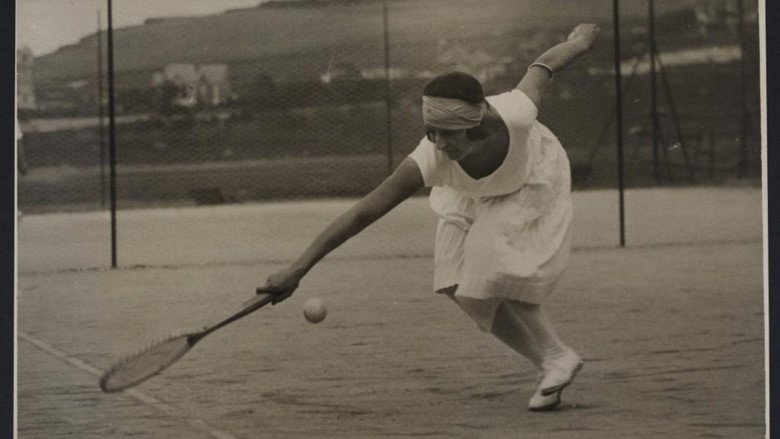 Suzanne Lenglen, the court of liberty backdrop 2