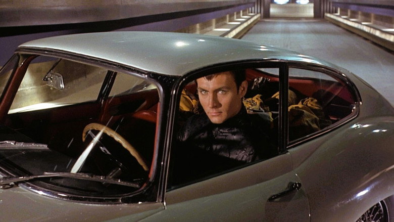 Danger: Diabolik backdrop 4
