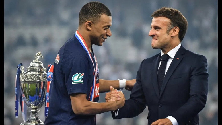 Mbappé, la diplomatie du ballon rond backdrop 3