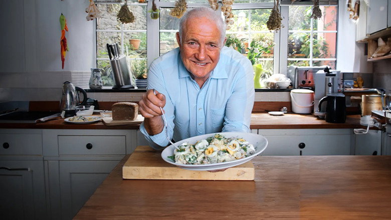 Rick Stein's Long Weekends backdrop 3