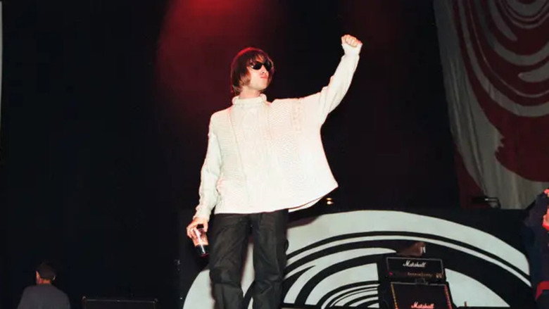 Oasis: Second Night Live at Knebworth Park backdrop 4
