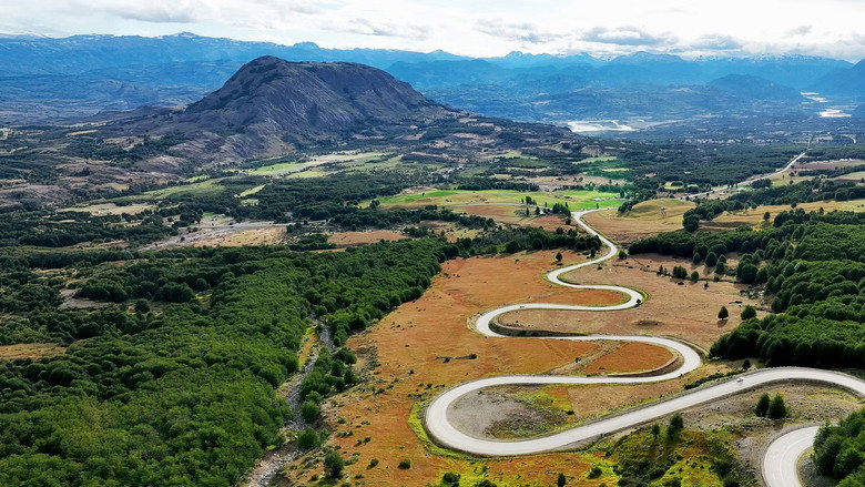 Hot Roads - The World's Most Dangerous Roads backdrop 2