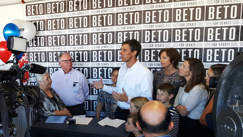 Running with Beto backdrop 5