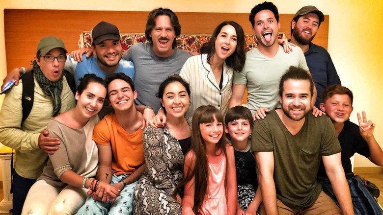 Mi Marido tiene Más Familia backdrop 1