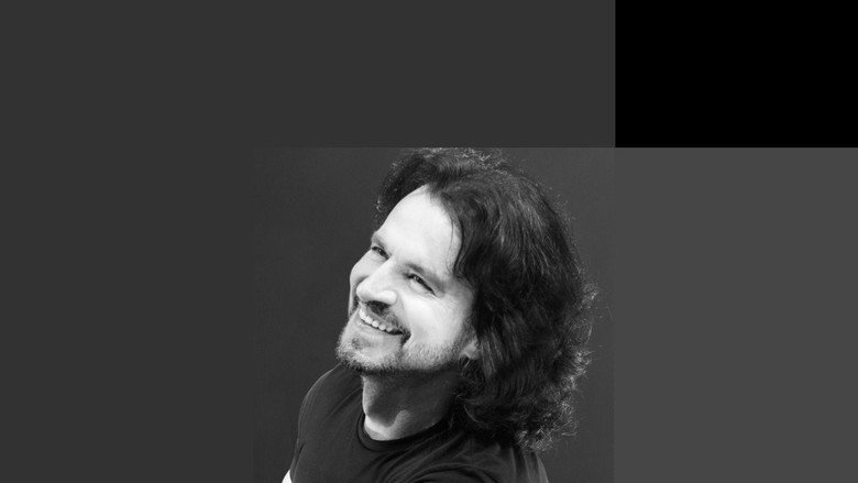 Yanni Live! The Concert Event backdrop 2