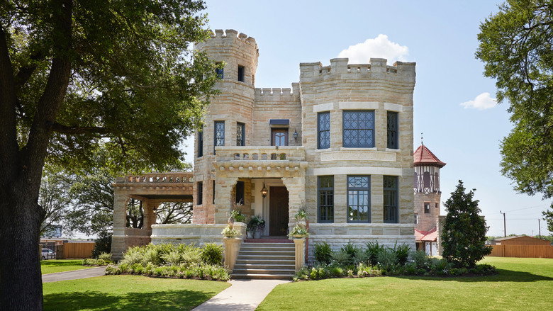 Fixer Upper: The Castle backdrop 2
