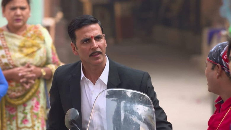 Akshay Kumar Arrives In Modern Colony