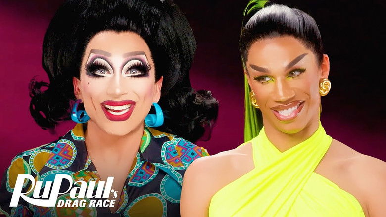 Bianca Del Rio & Naomi Smalls Pose!