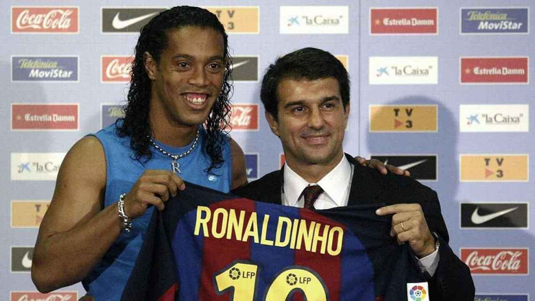 FC Barcelona Confidential backdrop 2