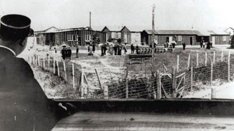 On n'oubliera pas, Beaune-la-Rolande 1942 backdrop 7