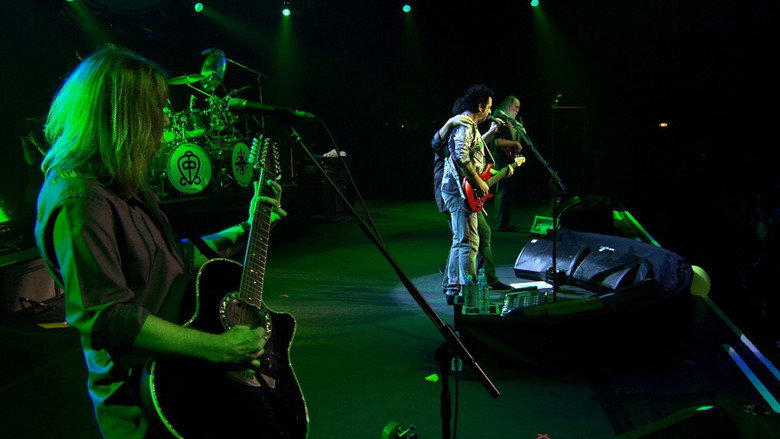 Toto: Falling in Between Live backdrop 7