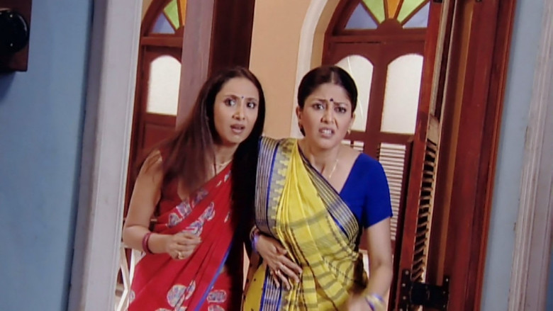 Shilpa, Leela Get Scared!