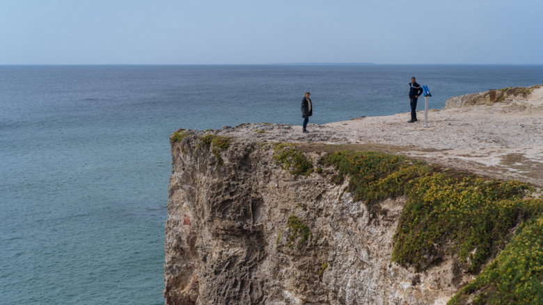 Menace sur Kermadec backdrop 7
