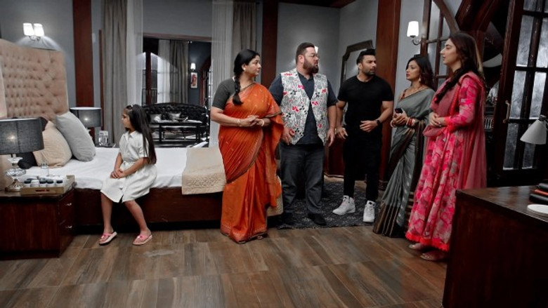 Pihu misbehaves at the party