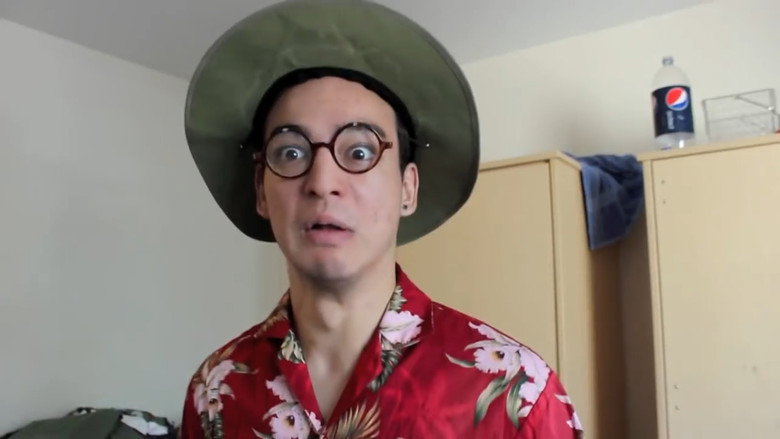 JAPANESE 101 - ＂HOT DOG＂ (WITH SAFARI MAN)