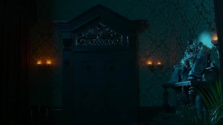Phantom Manor: The Bride's Song backdrop 4