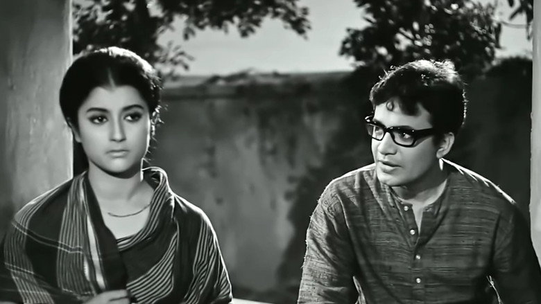 Ekhane Pinjar backdrop 2
