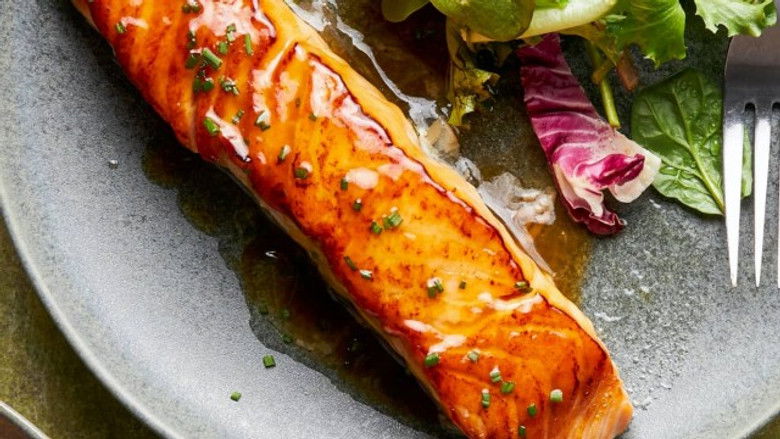Zesty Salmon and Salad