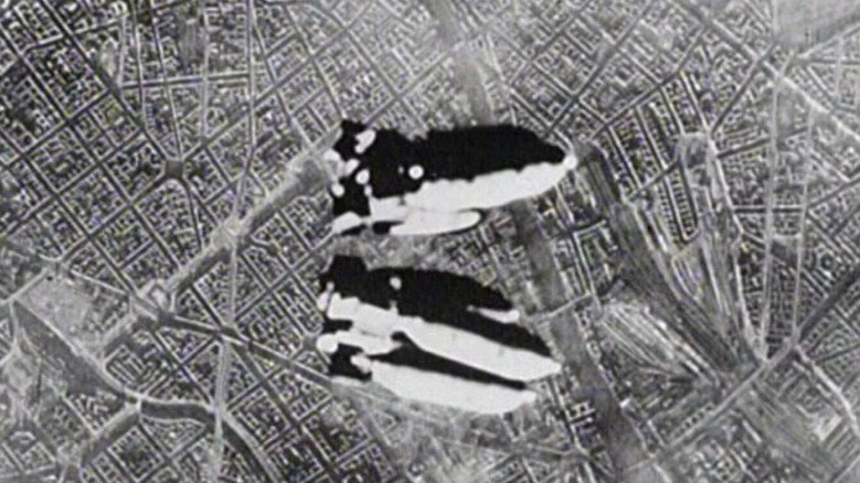 Images of the World and the Inscription of War backdrop 8