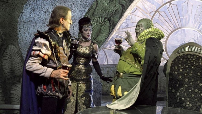 Kingdom of Crooked Mirrors backdrop 3