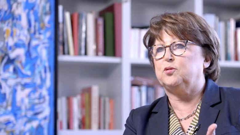 Pierre Mauroy, une vie pour le parti backdrop 1