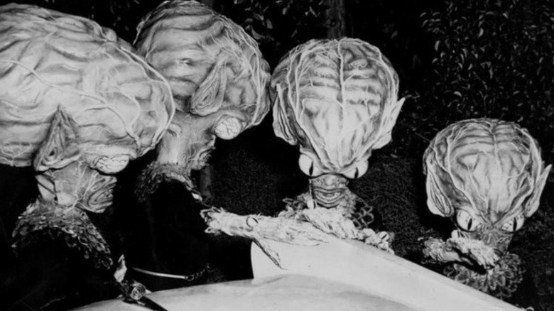 Invasion of the Saucer Men backdrop 8