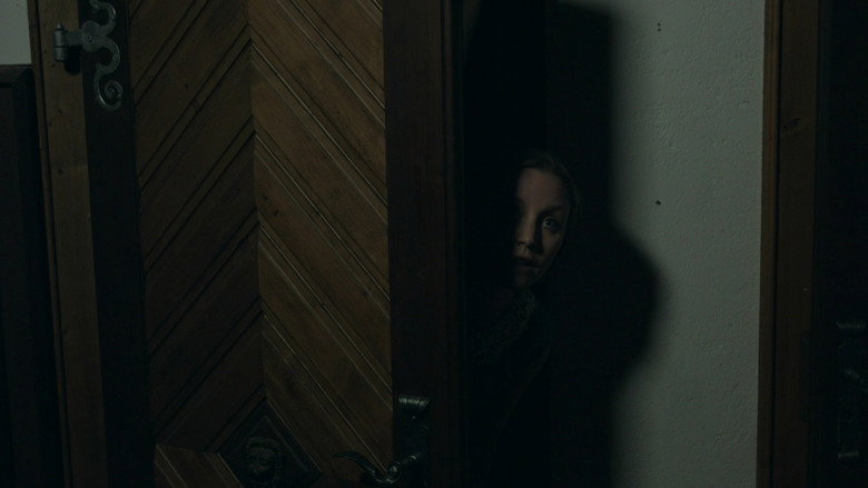 Alice - The Darkest Hour backdrop 3