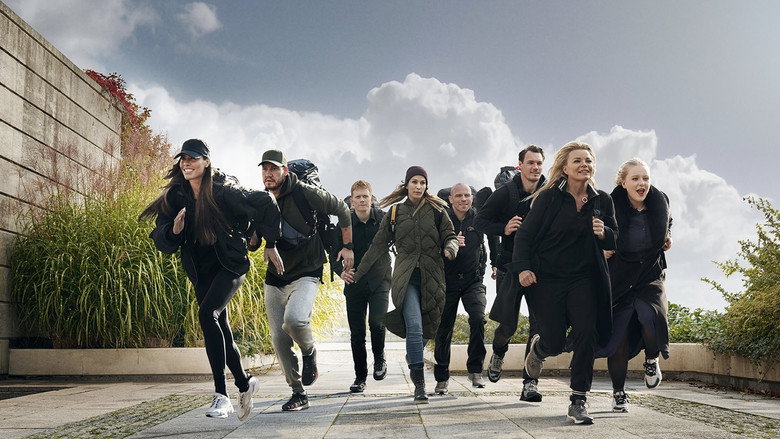 Hunted wild - Celebrities on the run backdrop 6
