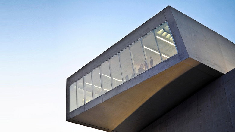 Essere MAXXI backdrop 1
