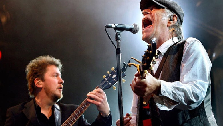 Kim Larsen & Kjukken: En lille pose støj backdrop 2