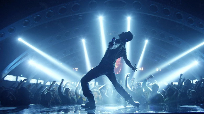 1: Nenokkadine backdrop 2