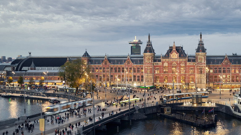 Amsterdam Centraal 24/7 backdrop 7