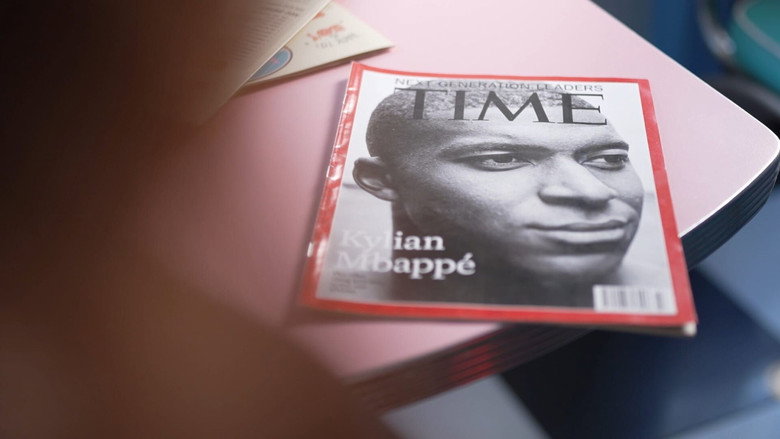 Mbappé, la diplomatie du ballon rond backdrop 2