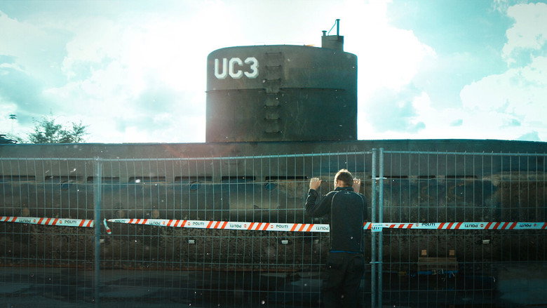 Into the Deep: The Submarine Murder Case backdrop 2
