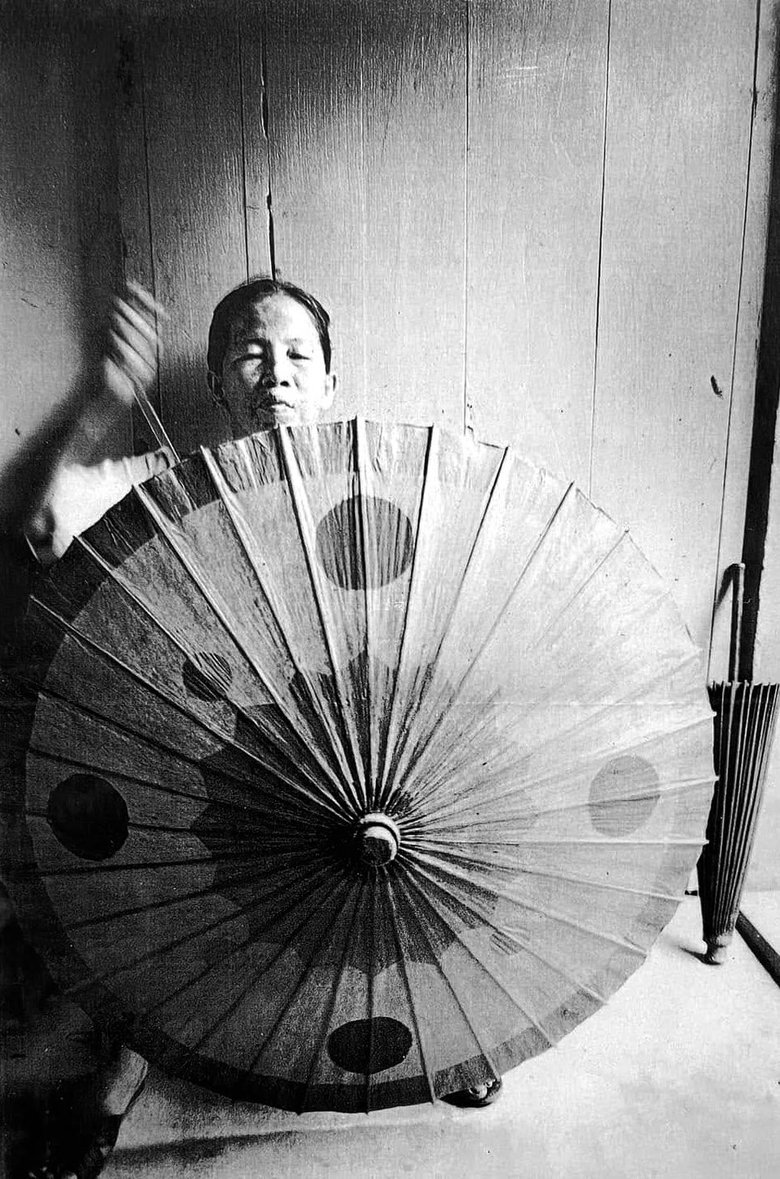 Oil-Coated Umbrellas: Meinung