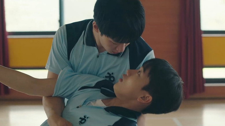 Heesu in Class 2 backdrop 9