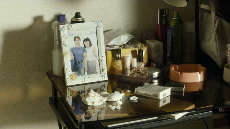 My Broken Mariko backdrop 2