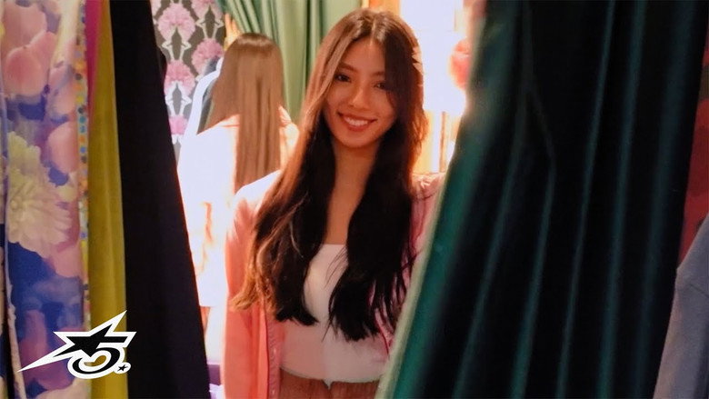 sayaka goes vintage shopping